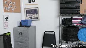 Blonde Dixie Lynn caught and played by Peter Green