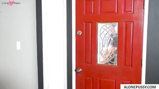 vanessa vox sneaking into your friend s daughter s room_1