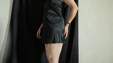 NGINTIP CEWEK INI GANTI BAJU AJA UDAH CUKUP BUAT BAHAN COLI , BODYNYA MENGGODA. TRY ON HAUL MY NEW SEXY SATIN DRESS