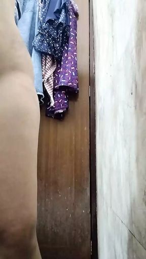 Hot indian aunty navel sex and fingering at home