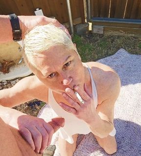 Nikki Suxxx Smoking Blowjob