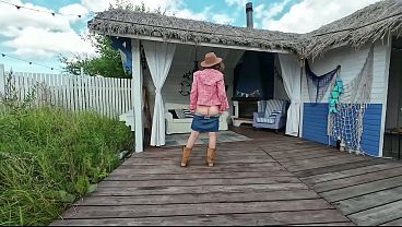 naked girl outdoor