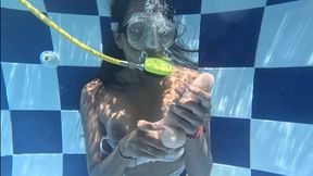 LIZ GIVES YOU A LESSON - JOI UNDERWATER