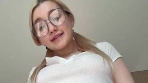 Social Media Creator @Slinkxox @Teasing and #Upskirt #Shaved Pussy #Blonde #Glasses Porn clips gratis adult | Tik.Porn