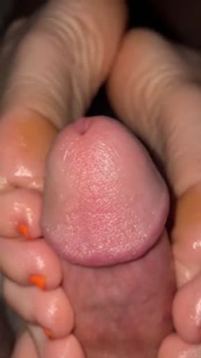 Slow Close Up Oiled Toejob With Cumshot On Feet