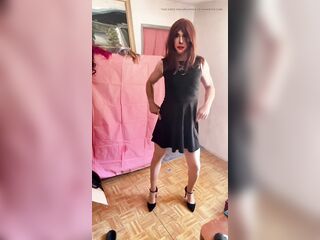 Crossdresser show How I enjoy womens style