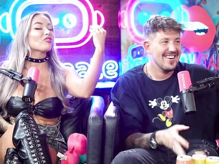 SISI ROSE IS SINGLE & SHOWS OFF HER FRESH BAZOOKAS