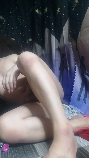 The Queen Is Waiting for Someone to Come to Her Place.