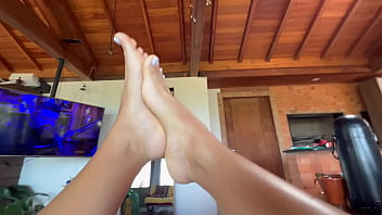 Update #39 (December 16, 2022) did you like my tiny feet? gostou dos meus pezinhos?