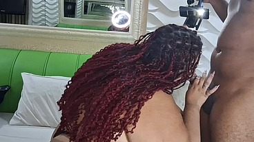 Fudendo a garganta da mulher do corno até gozar