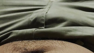 Derin boğaz, hintçe – büyük penisli genç, yağlanmış Asyalı eşcinsel fahişeler, anüslerini sikiyor