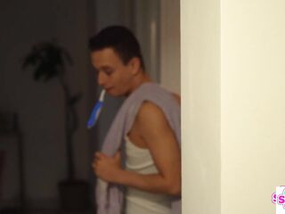 Hawt Golden-haired Stepsister Zazie Shares Stepbrother's Cum With Girlfriend Olivia Sparkle