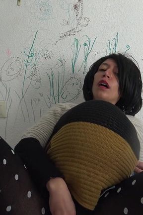 Single E Wants to Meet Men in Istanbul While Pregnant