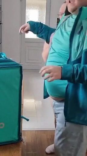 Stepdaddy Fucks Delivery Guy