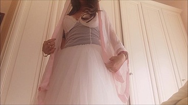 monia is getting married, you can't try it that way