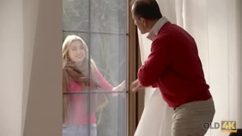 Young Daddy's Surprise Encounter with a Stunning Blonde Teen (18+)