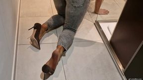 My heels slip out of JimmyChoo shoes HD mp4 1920x1080