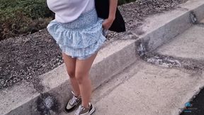 Public Date Disaster: Tinder Match Leads to Quick Coupling!