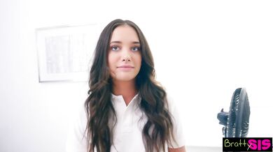 Sassy Stepsis Gia Paige, "I Bet you couldn't even Last 30 seconds in My Pussy"