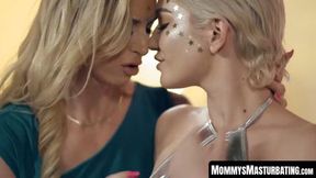 Brooke Banner gets intensely fingered by blonde Skye Blue