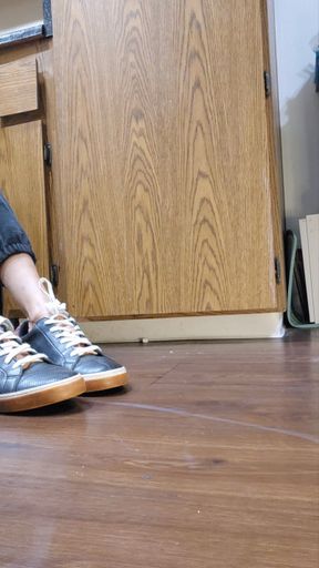 FACELESS SNEAKERS & SOCKS REMOVAL