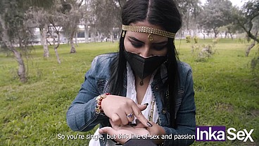 Ginezflowrs, la gitana de mirada penetrante