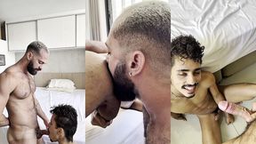 bateu na porta do vizinho acucar e novinho ganhou pica dentro e sem capa!