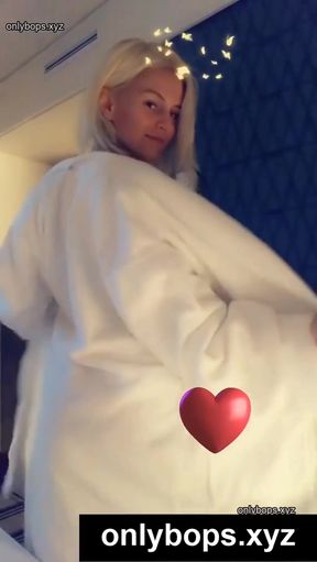 TikTok celeb teen amateur
