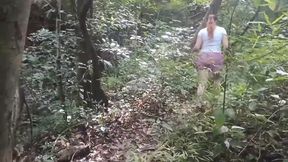 me follo a esta cachonda chica en el cerro