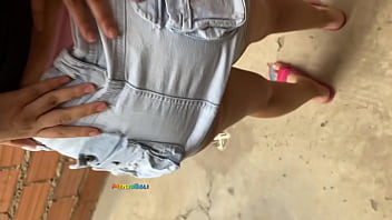 VECINITA ARGENTINA AFLOJA CON SU CU&Ntilde_ADO POR DESPECHO LE ENTREGA EL CULITO Y PIDE QUE ACABE DENTRO DE ELLA