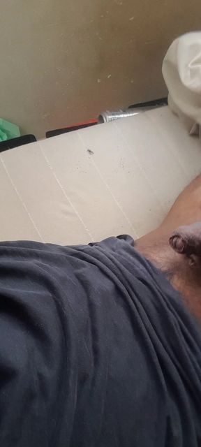 I'm wanking alone.. Where's your ass ?