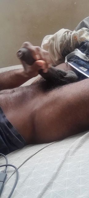 I'm wanking alone.. Where's your ass ?