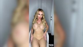 nikki benz goes kinky! she finger fucks her sweet shaved pussy!