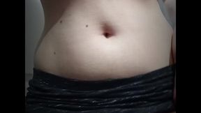 je me deshabille dans la salle de bain