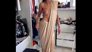 Aaliyah, what is this gashti behaviour?! My first time wearing a saree ️On set with CZMuse