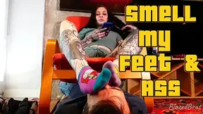 Smell My Feet & Ass: Stinky Socks, Bare Toes & Facesitting | Mistress Mercy Rage