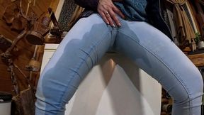 cameltoe milf dances, teases & pees in her jeans – wet fetish fantasy 335