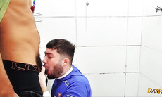 Paguei pro encanador desentupir a pia e entupir o meu c