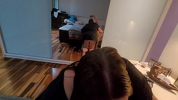 Ruiva gordinha gostosa se exibe, fode gostoso e finaliza tomando leitinho