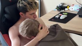 Saw a Friend&#039;s Big Dick Couldn&#039;t Oppose and Gave Him a Deep Throat Blowjob Part 1