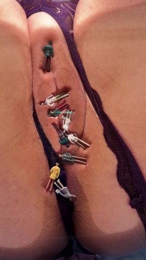 Giantess amateur shows off her juicy pussy on OnlyFans