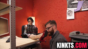 ”Tatted t-girl Chelsea Marie seduces Sebastian Keys & ravage his booty”