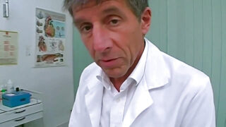 口交, 指交, 三人行 &#8211; 18岁性感熟女的三人肛交