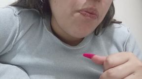 unsuspecting giantess - they get into her mouth