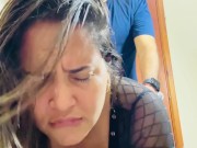 Sexo duro con la novia de mi mejor amigo. Plug anal