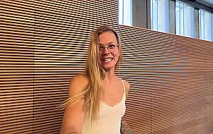 Sammmnextdoor - Date Night #07 - From pizza to dick, she likes eating in Italy (cute nerd giving bj)