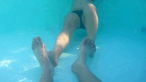 Underwater foot fetish with a girl 01 FF