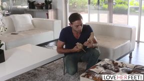 Stepson Caught Jerking Off Leads To Hot Foot Sex With Stepmom Sarah Vandella