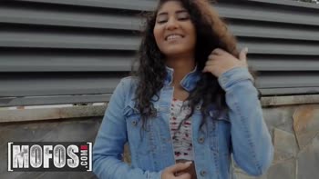 Venus Afrodita's Sugar Daddy Fling: A Latina Sweetheart's POV Ride