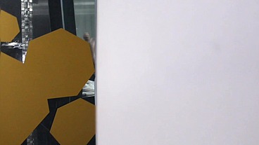 Reporto desperfectos en mi habitación y termino profanando el culo de la mucama